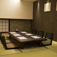 10名様までゆったりと過ごせる和室をご用意しております。少人数でのご宴会、接待等でご利用ください。