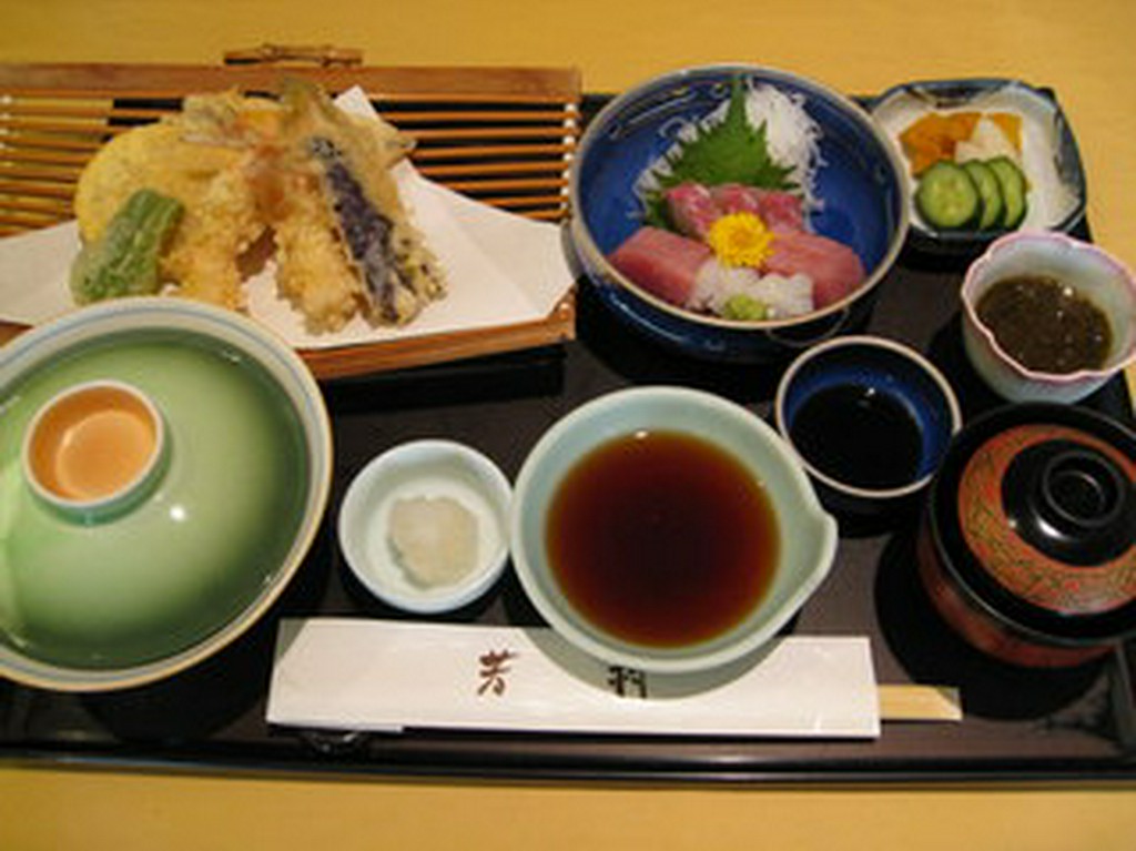 天ぷら定食とミニお刺身セット