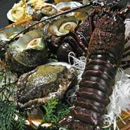 浅草で愛され続けて５２年。
一人ひとりに満足して頂けます様に
多彩な旬の魚料理をお客様のご予算に応じてご提供させて頂いております。大小7個室で想い出に残る美味な時間を！
参照：http://www.enshuuya.co.jp/