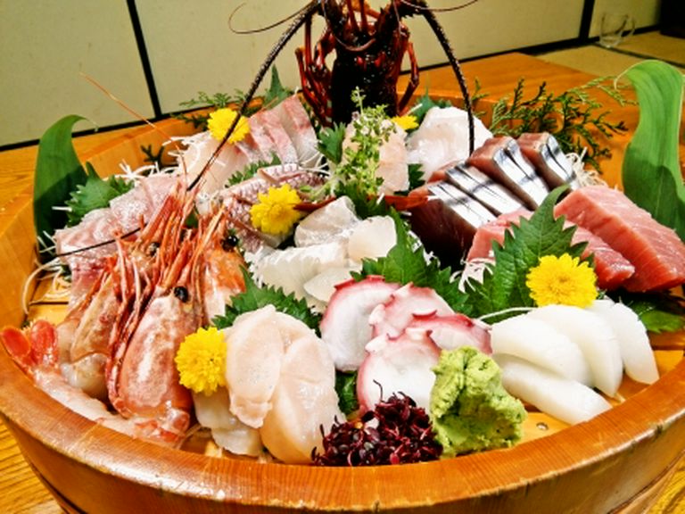 約30種の旬のコースの他に150種の単品料理もございます。