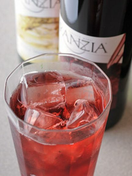 ロック割りで楽しむワインもどうぞ