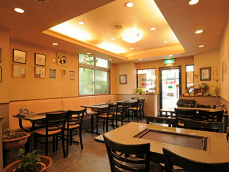 テーブル席で皆様お気軽に!