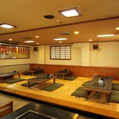広々とした店内で楽しいひと時を！65名様までのご宴会OKです！