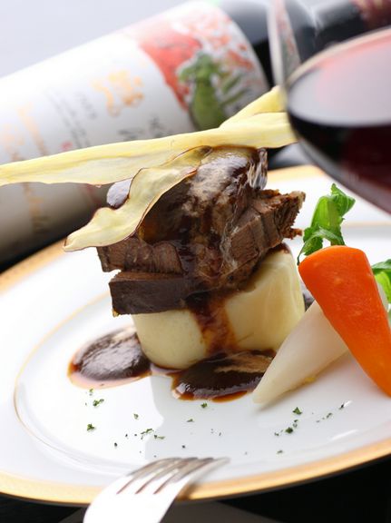 牛タンの赤ワイン煮