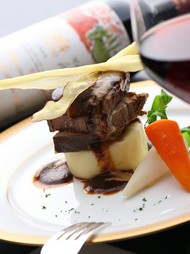 牛タンの赤ワイン煮