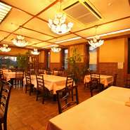 レストランでは人気の「城下町定食」をお楽しみいただけます。リーズナブルに伝統の味をご堪能できます。