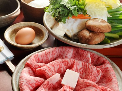 プロならではの味わい、本格派『すき焼き』に舌鼓（2階）