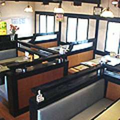 テーブル席からお座敷席まで各種完備！