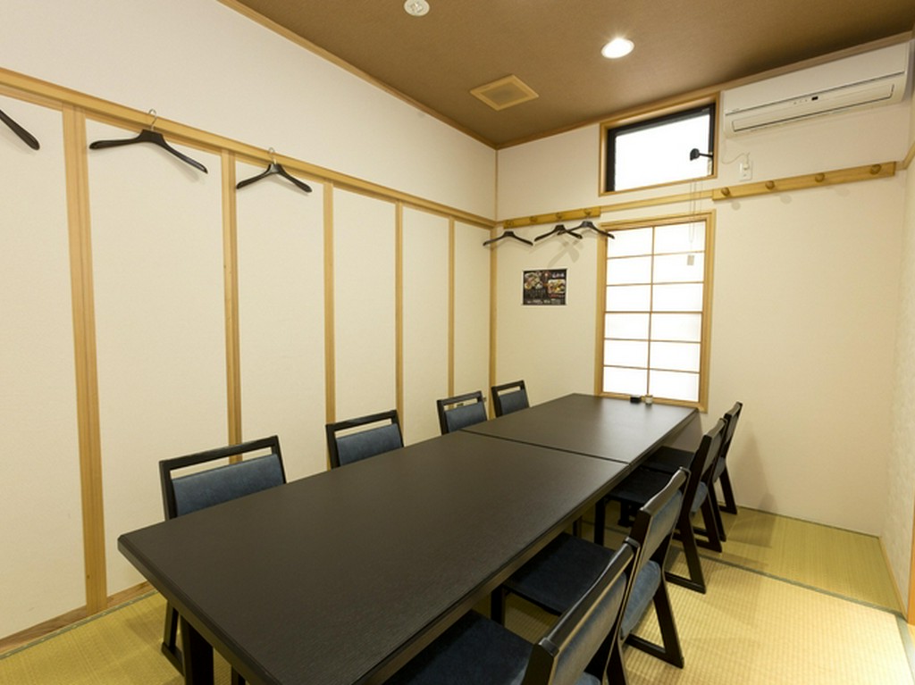 8名まで入る個室も。親戚一同揃っての祝い事にも最適