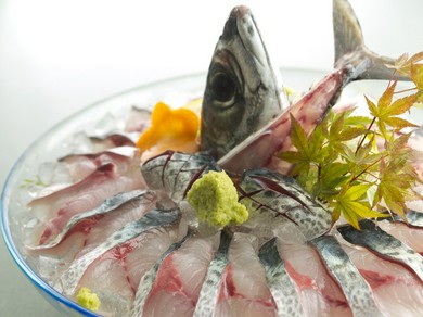 とびきり新鮮だからこそ味わえる美味『泳ぎサバ活造り』