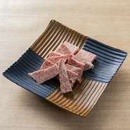 美しい霜降りです。大トロのような感覚で味は濃厚です。