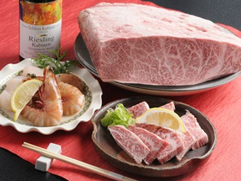 飛騨牛の焼肉、特に極上のお肉はとろける美味しさ！