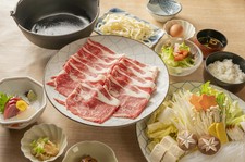 国産牛を楽しむコースです。しゃぶしゃぶもしくはすき焼きでどうぞ。