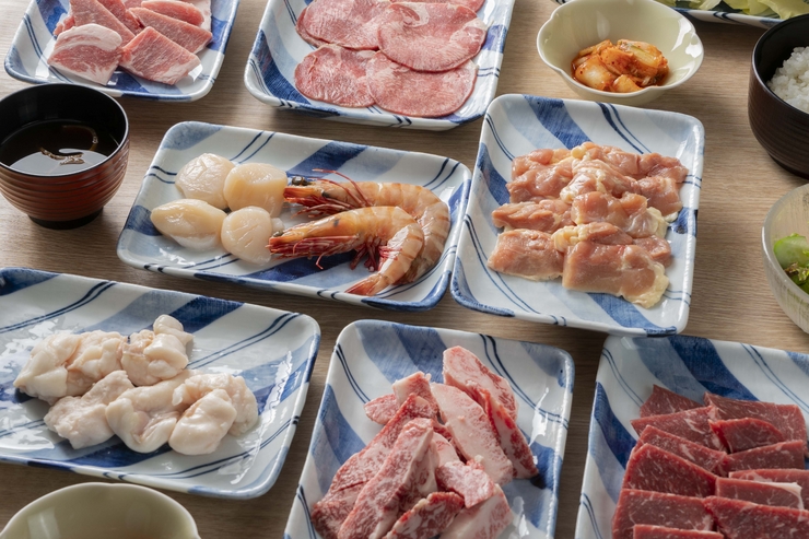คอร์ส ยากินิกุ (เนื้อย่างสไตล์ญี่ปุ่น) แบบจัดเต็ม