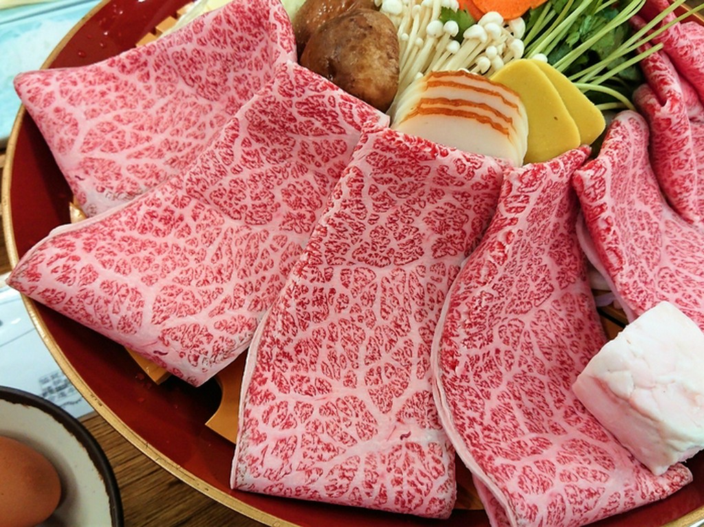 自家製の「しゃぶダレ」や「割り下」で、飛騨牛を更に美味しく