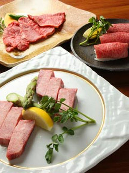 厚切り和牛上タン塩・和牛ハラミ・和牛にぎり