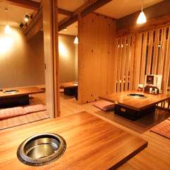 もうひとつの“はなれ”は仕切りがあるので個室にも。