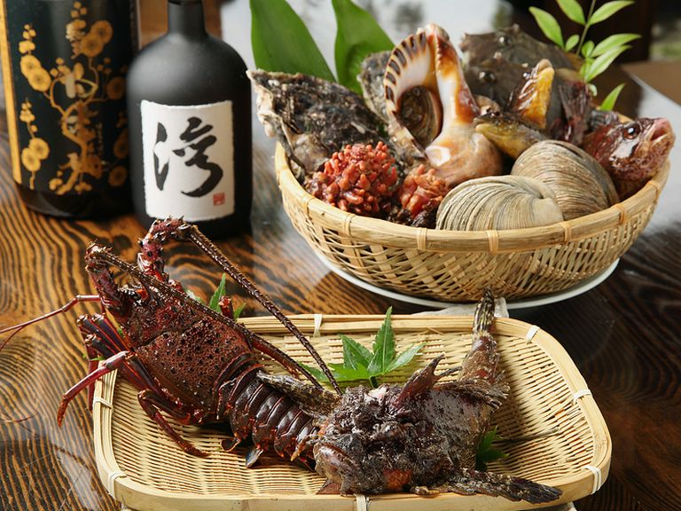 オリジナルのお酒や地酒などを贅沢な海の幸と共に楽しむひととき