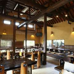 子供からご年配の方まで、ゆったりと過ごせる掘りごたつ席