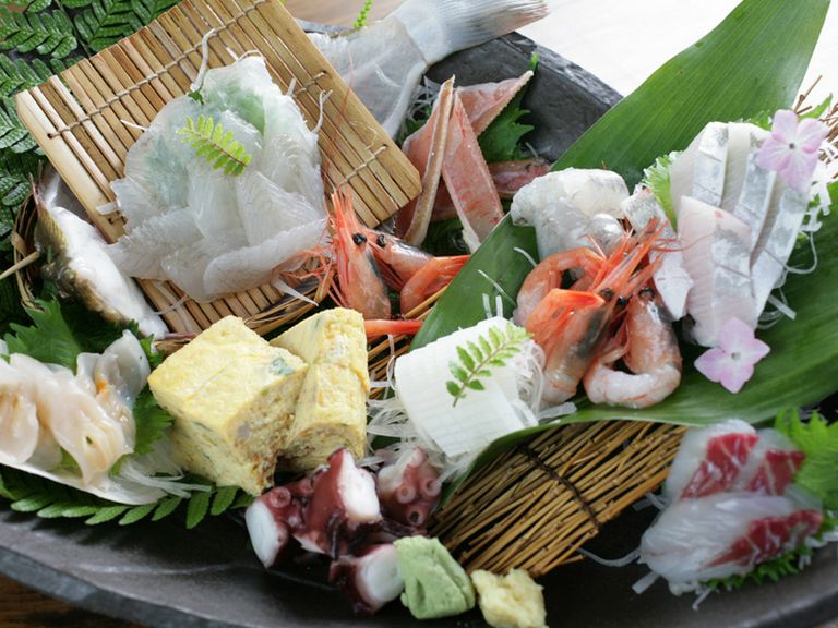 伊勢湾の海の幸を中心とした旬魚の旨みを堪能！　『特上お刺身盛り合わせ　〔活造り付〕』