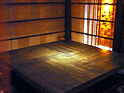 蚊帳に囲まれた特別な空間