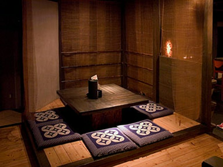 蚊帳に囲まれた特別な空間。