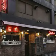 ゴルフプレーヤーでもある店長とのトークや、会話好きな女性オーナーのきめ細やかなサービスなど、接客面でもハートを掴む【sachi】。スタッフ目当てに訪れるファンも多いお店です。