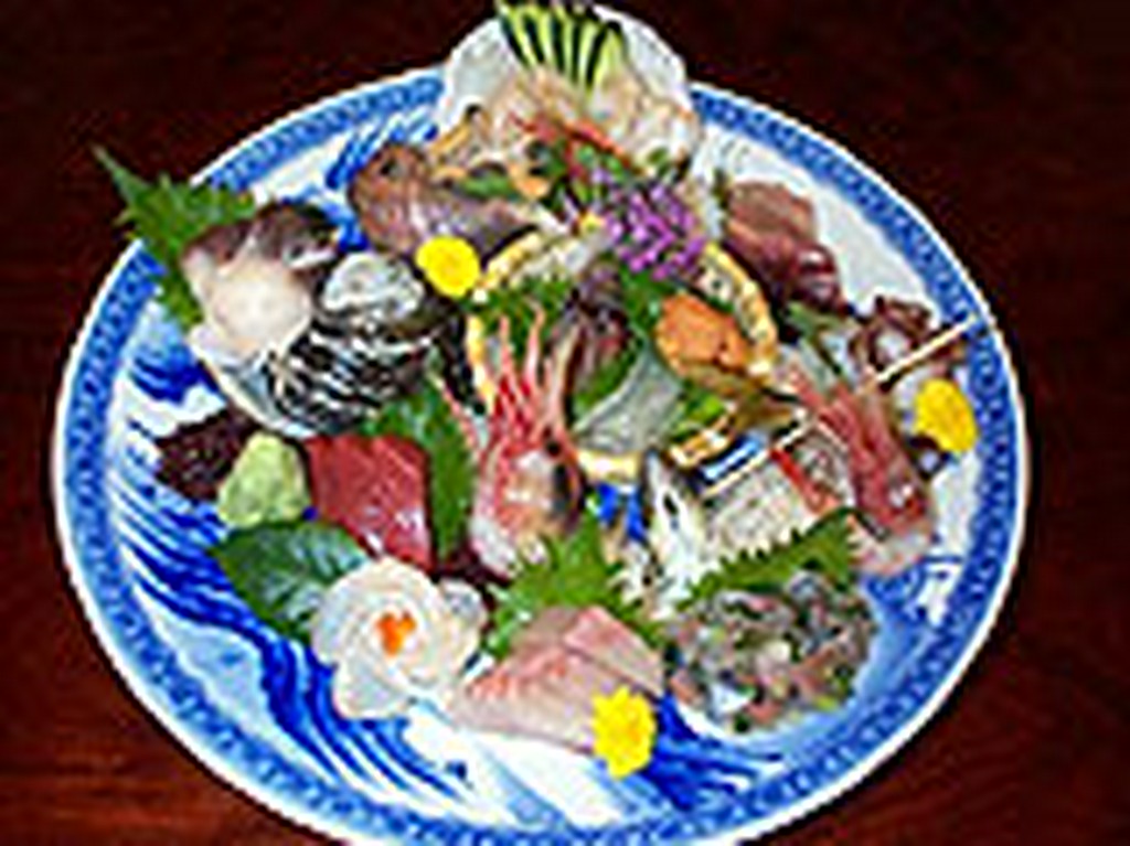 新鮮で豊富な素材を生かした刺身