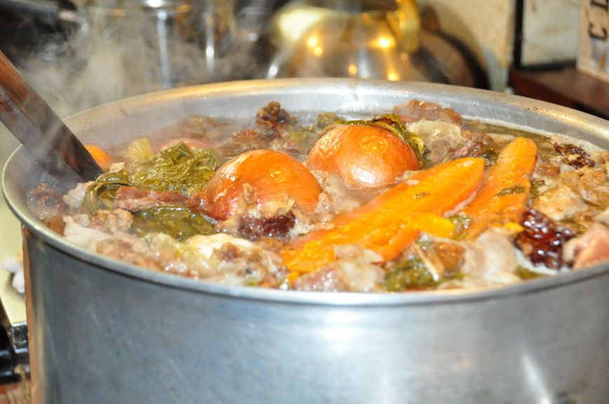 20日間ほど掛けて仕込む香り高いデミグラスソース