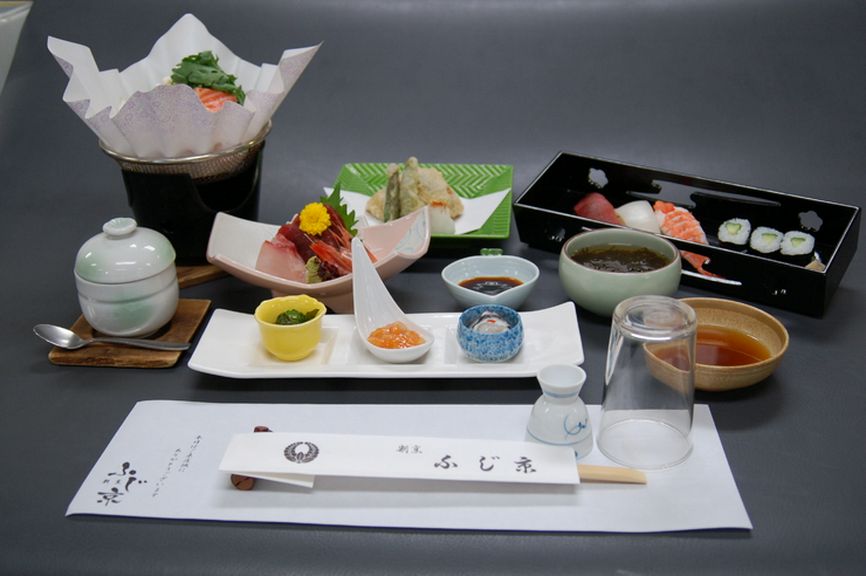 季節の食材を豊富に使ってご用意致します。お好み等お気軽にご相談下さい。