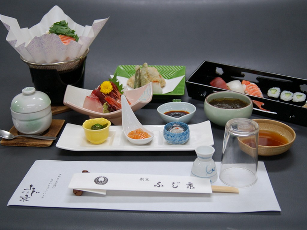 季節の食材を豊富に使ってご用意致します。お好み等お気軽にご相談下さい。