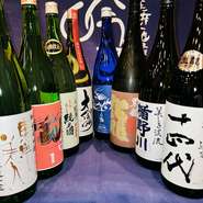 十四代、獺祭、花邑、天吹、酔鯨、小布施ワイナリーの日本酒、勝駒、悦 凱陣や地元奈良の春鹿や風の森、篠峯、みむろ杉、、限定ひやおろしなど常時40種以上の銘酒を取り揃えております。