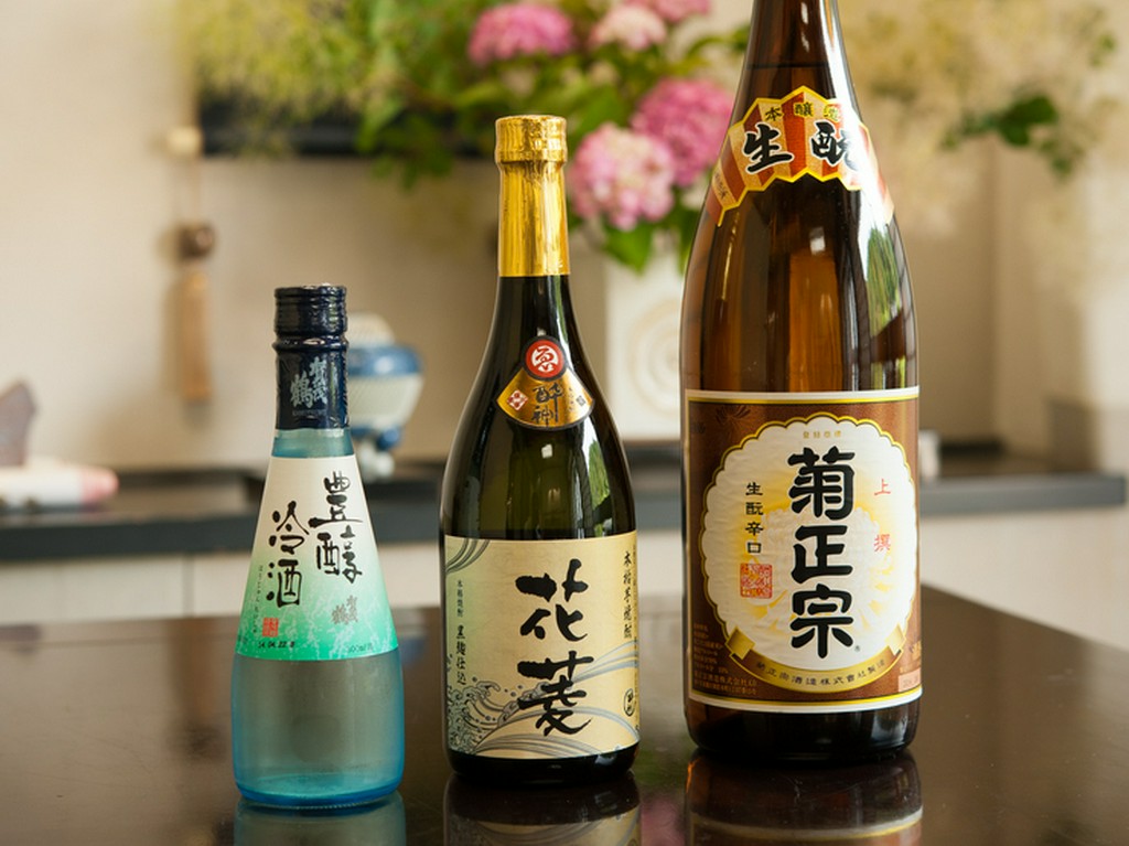 晩秋から冬にかけては鍋も。料理に合うお酒と共にどうぞ