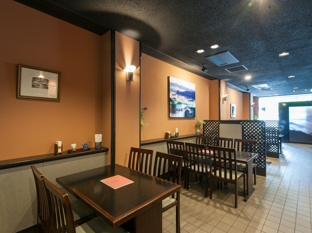 1階　テーブル席