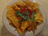 サルサにつけて食べれば、もくもくと食べてしまいそう。