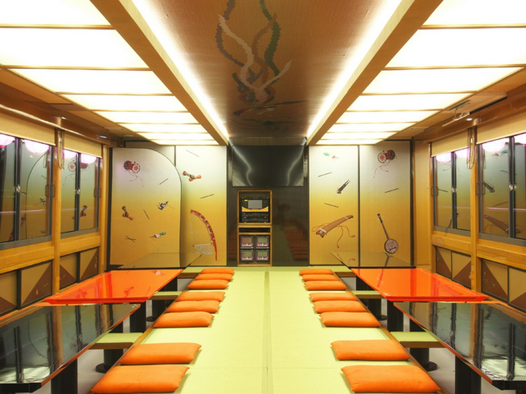 新造船「白鷺」船内