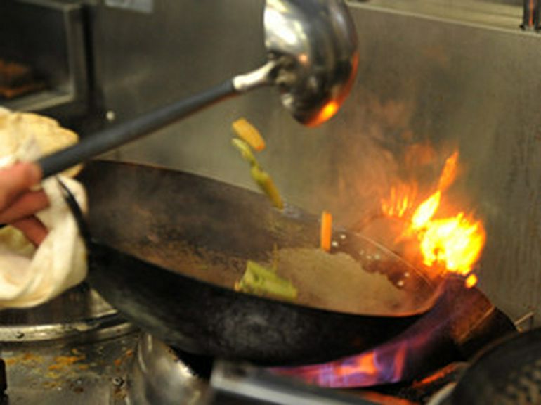 炎をあやつる独創的なシェフならではの料理。