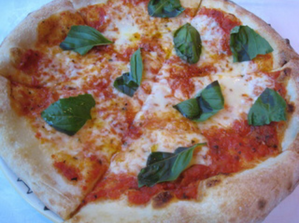 ナポリ風ピッツァマルゲリータ