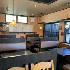落ち着いてお食事できる和食のお店。幅広い年齢層に人気
