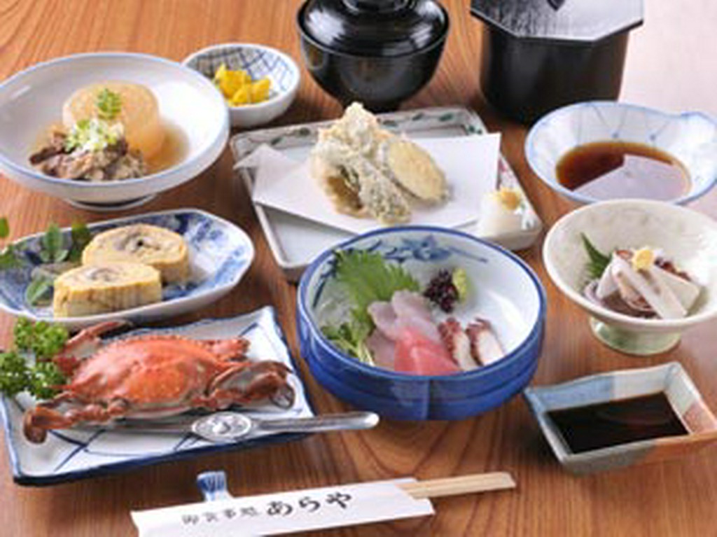 オススメの「あらや御膳」新鮮さがたまりません！