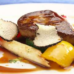 フランス産最上フォアグラのステーキ 黒トリュフソース（60ｇ）