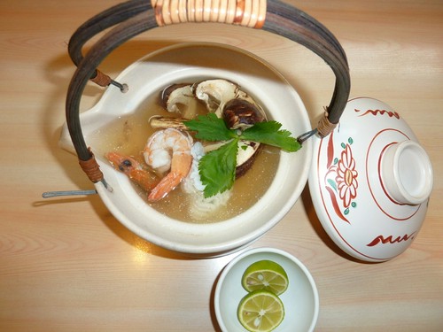 海の幸の出汁を贅沢に堪能できるお吸い物