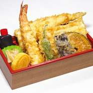 穴子好きにはたまらない！天然物だからわかる素材本来の味

地物活〆穴子天1本・特上天然海老1本・かぼちゃ・ なす・ししとう