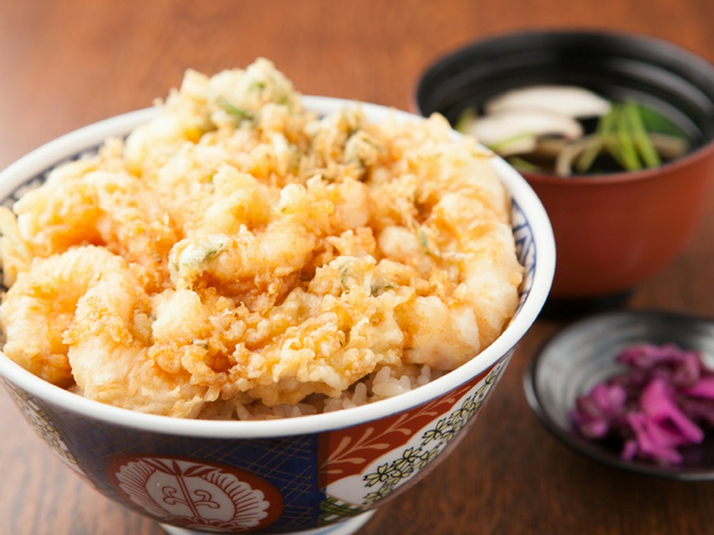 海の幸の美味しいところをひとまとめにして揚げた『かき揚げ丼』