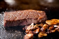 Mサイズ　200g　5,500円
Lサイズ　300g　8,000円
LLサイズ　400g　10,000円
※単品は500円引き

［スープ・サラダ・ライス・エスプレッソコーヒー付き］
