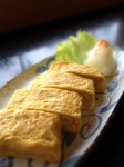 そば屋のお出汁で作る出汁巻きはひと味違います。