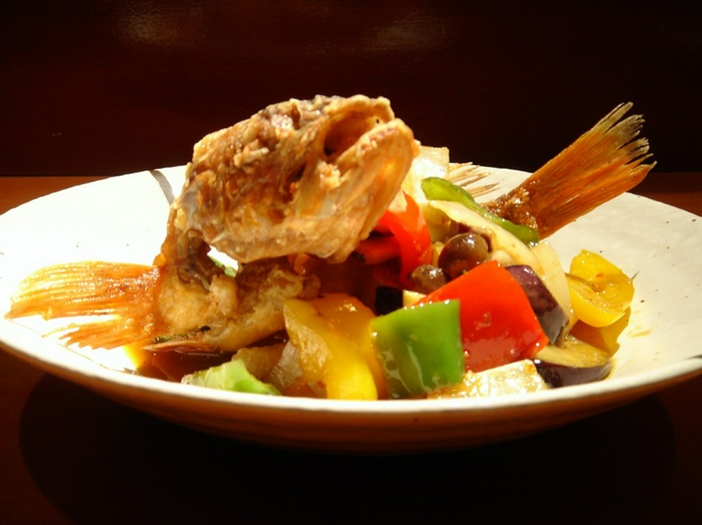 地元野菜をふんだんに使用した野菜あんかけ