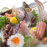 寿司屋ならではの新鮮な魚介類をお愉しみください。
切り方、盛り付けにもこだわり　内容は仕入れにより変わります。気軽にお問合せください