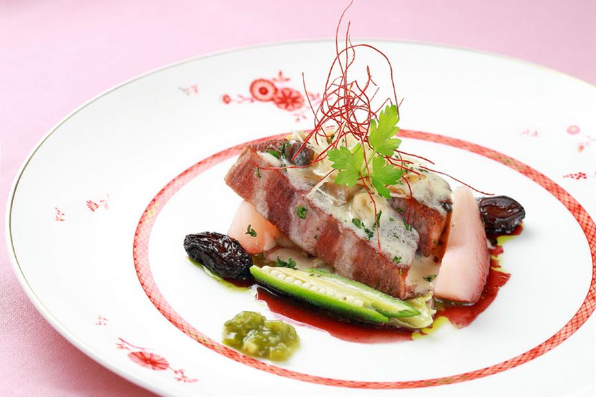 黒毛和牛フィレ肉のグリエ 2種のソース 刻みわさび添え