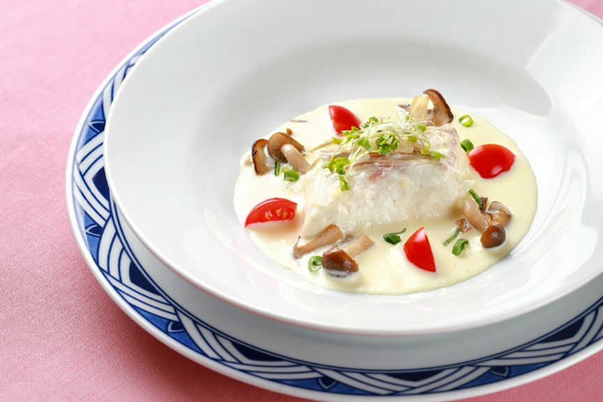 真鯛のブレゼ ペルノ酒のクリームソース